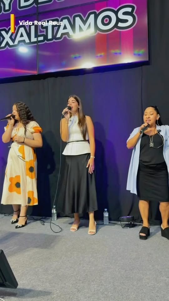 Grupo de alabanza en Vida Real Reus